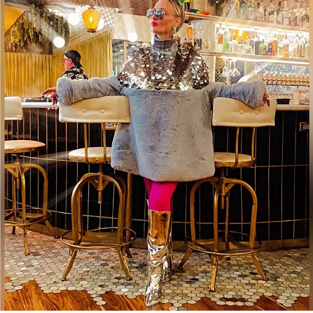 Fabulous fabulous silver metallic mirror over knee kitten heel  walkable boots - Picture 9 of 9